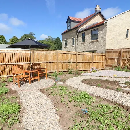 Holiday home Hall View